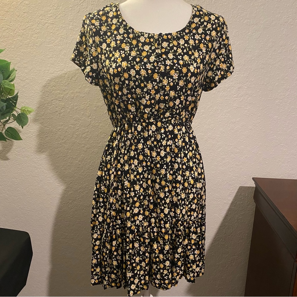 Floral Black and Yellow Women's midi Dress size Large
